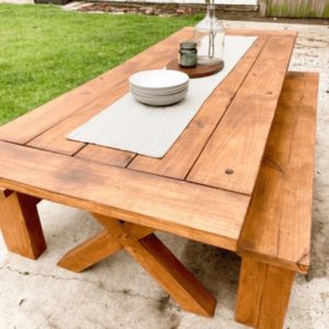 Houten tuintafel